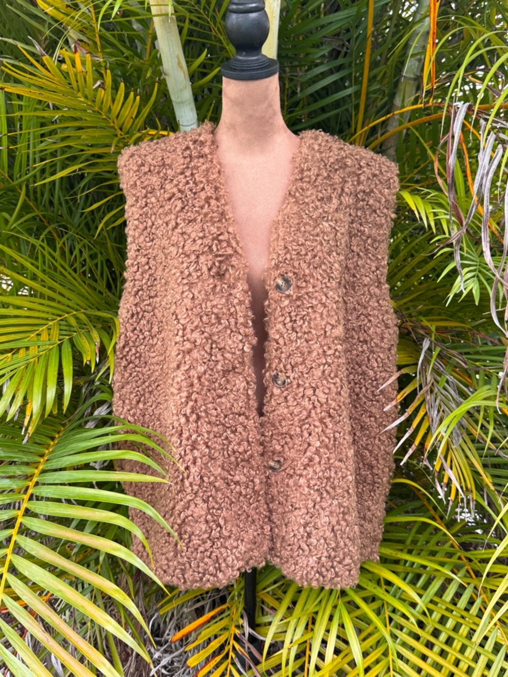 BLANKNYC NWT brown teddy bear faux fur vest with button front Medium